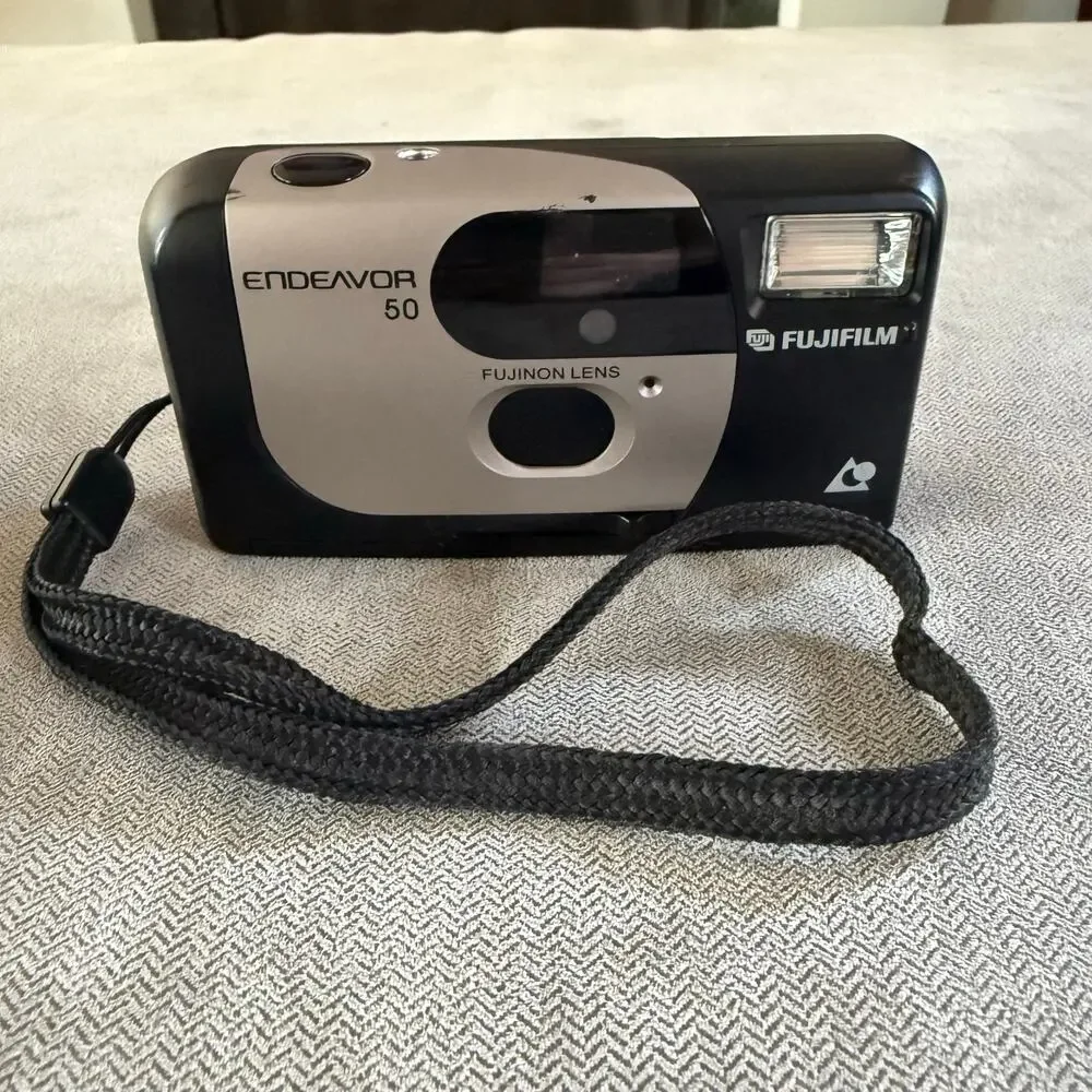 Fujifilm Endeavor 50 APS Film Point & Shoot Camera w/ Case Tested No Film